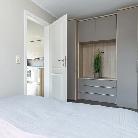 Bellevue 02 Apartment *